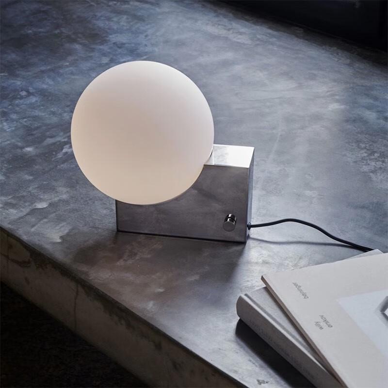 Creative Moon Crescent Touch Table Lamp