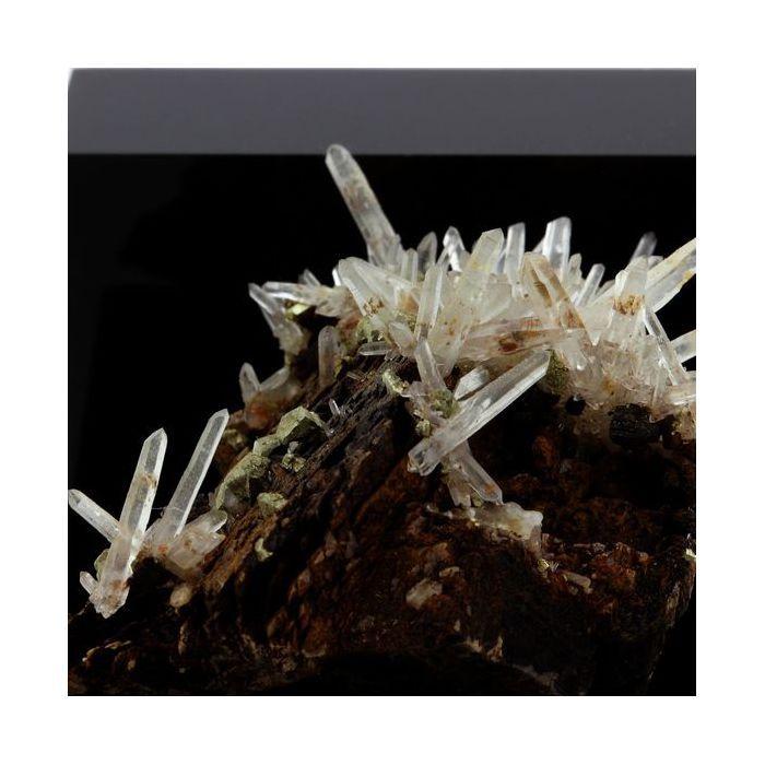 Sidérite, Quartz, Pyrite 253.9 carats