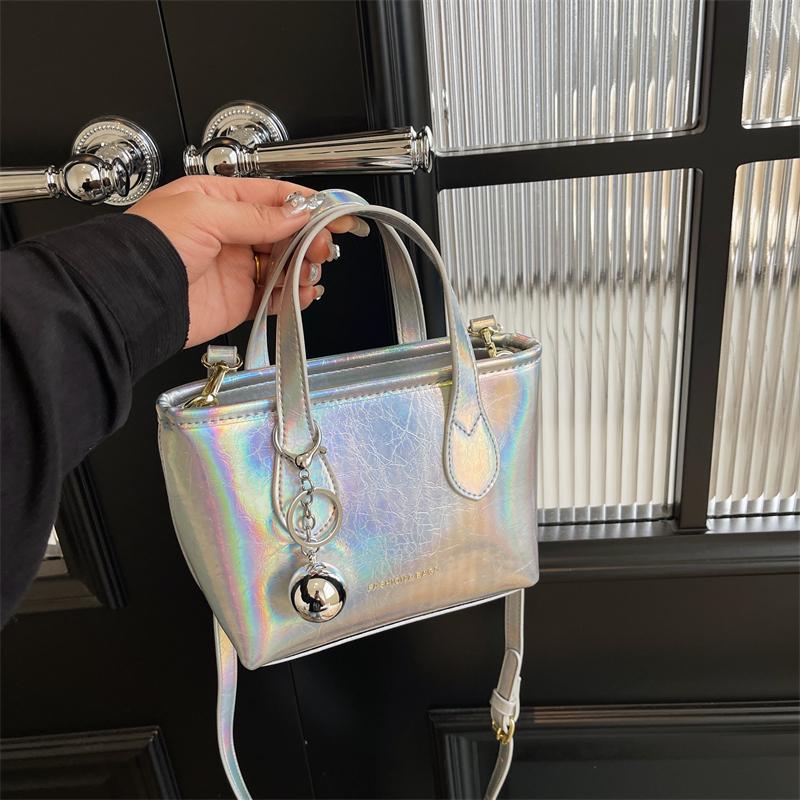 Handheld small bag women's new ins fashion minimalist style shoulder messenger bag oily leather bucket bag