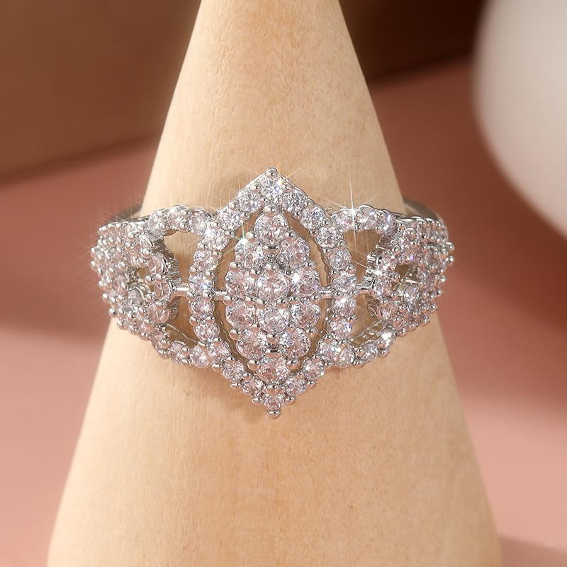 Fashion Exquisite Hollow Inlaid Shiny Synthetic Zirconia Ring for Women Elegant Classic Wedding Engagement Perfect Jewelry Gifts