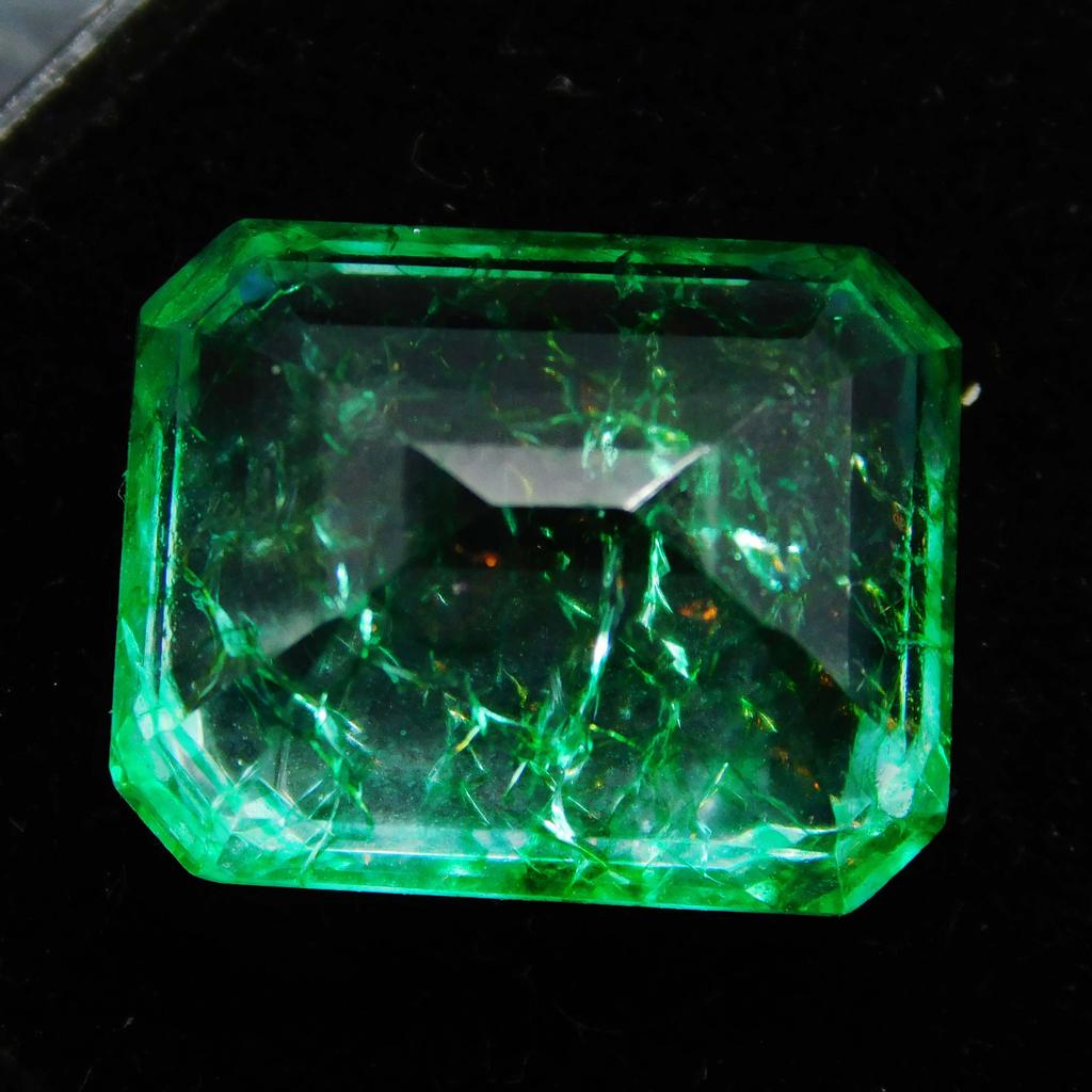 Natural Green Colombian Emerald 10.23ct Emerald Cut Certified Loose Gemstone
