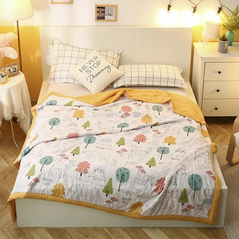 Love Heart Daisy Pattern Summer Quilt Modern Fashionable Skin-friendly Comfortable Air Conditioning Quilts for Kids Boys Girls