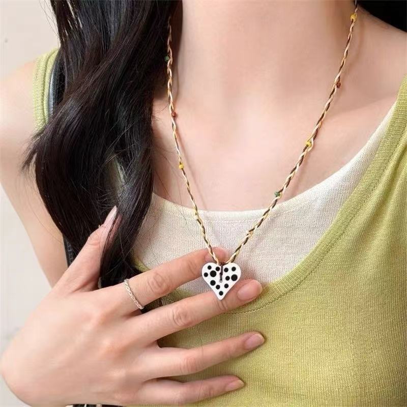 Cartoon niedlicher Apfel Liebe Hund bunter gewebter Halskette Damen Sommer lange Pullover Kette Zubehör