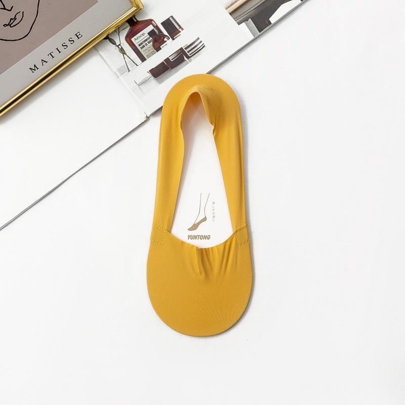 

Women s Summer Thin Candy Color No Trace Silicone Non Slip Non Drop with Invisible Ice Silk Boat Socks 1 pair імбирний