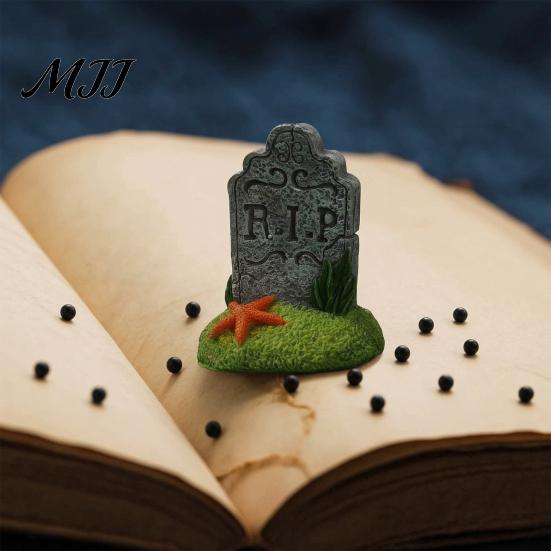 Halloween Graveyard Signs Tombstones Yard Signs, Realistic Outdoor Bonsai Scene Layout Lawn Decorations for Horror Party Garden Cracked Skull Decor