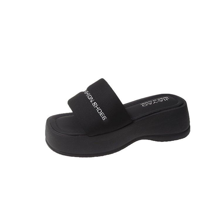 Feel Thick-soled Slippers Women's Summer Wear 2025 New Internet Celebrity Muffin Heightening Word Casual Beach Sandals