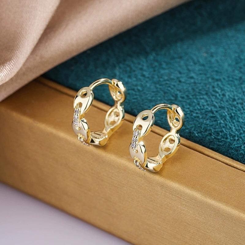 Cute Female White Zircon Small Round Hoop Earrings For Women Vintage Gold Color Ear Buckle Wedding Jewelry Valentine's Day Gift