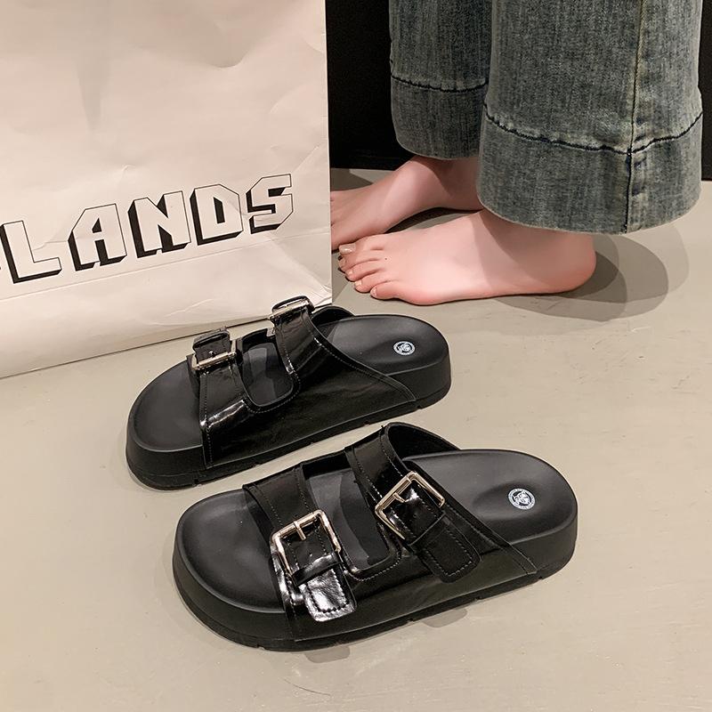 Summer New Korean Version 2025 Sponge Cake Bottom with Thick-soled Slippers Women's Thin Non-slip Beach Shoes Cool Slippers