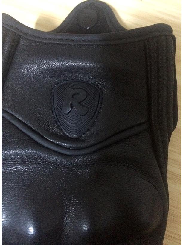 RW 1701 Knight Racing Gear: Breathable, Wear-Resistant Off-Road Motorcycle Gloves with Protective Shell.