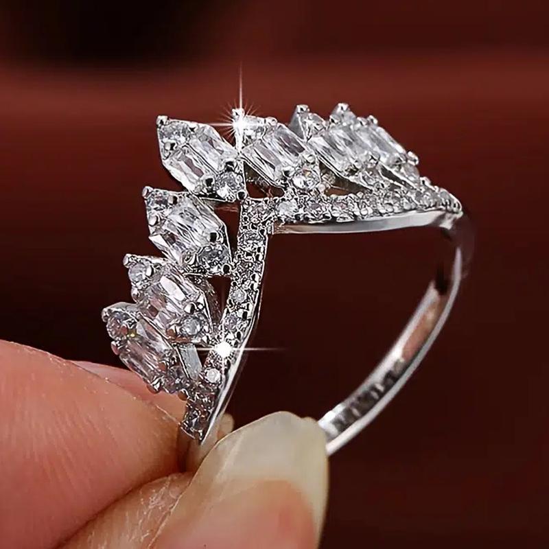 Chic Crown Shape Women Rings Luxury Silver Color Paved Crystal Cubic Zirconia Wedding Party Fashion Jewelry Fancy Gift