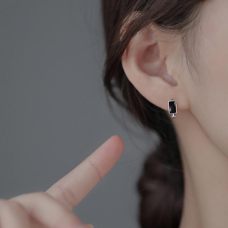 Korean Style Geometric Rectangle Earrings: Retro Hip Hop Hoop & Ear Clips for Women