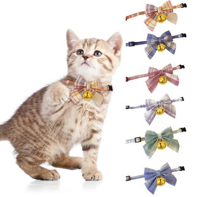 Hunde Fliege Halsband Verstellbares Schnallendesign Karomuster Haustier Hund Katze Halskette mit Glocke