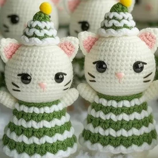 Christmas Crochet Cat Doll Patchwork Color Handcrafted Green Cream Yarns Cat Ornament Xmas Tree Decoration