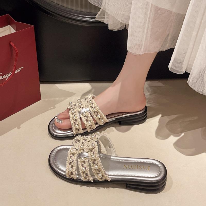 Flat-bottomed pearl slippers women's summer wear new fashionable soft-bottomed breathable beach cool slippers