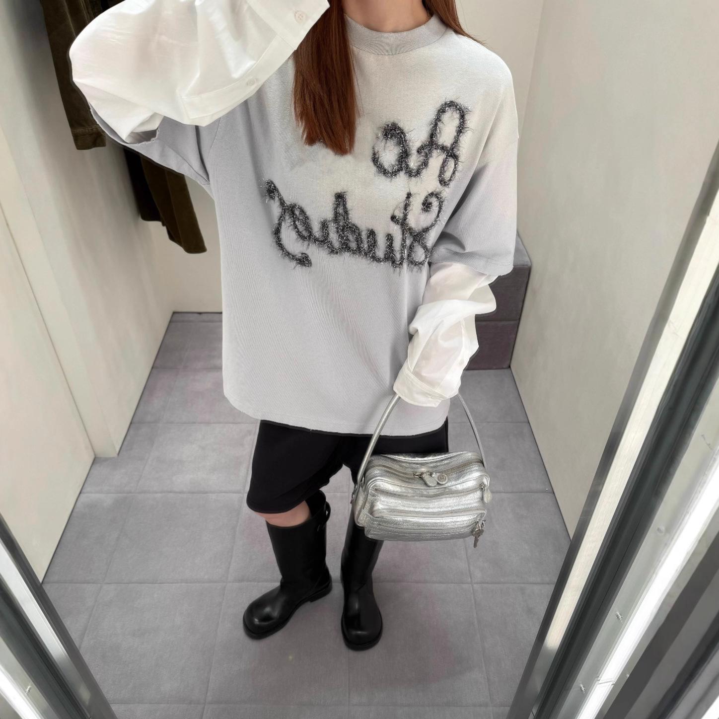 

Унисекс Хлопковая футболка с потертостями: Новое поступление, Имитация двойки, Вышивка букв, Пэчворк, Длинные рукава, Круглый вырез, Ранняя весна L серый