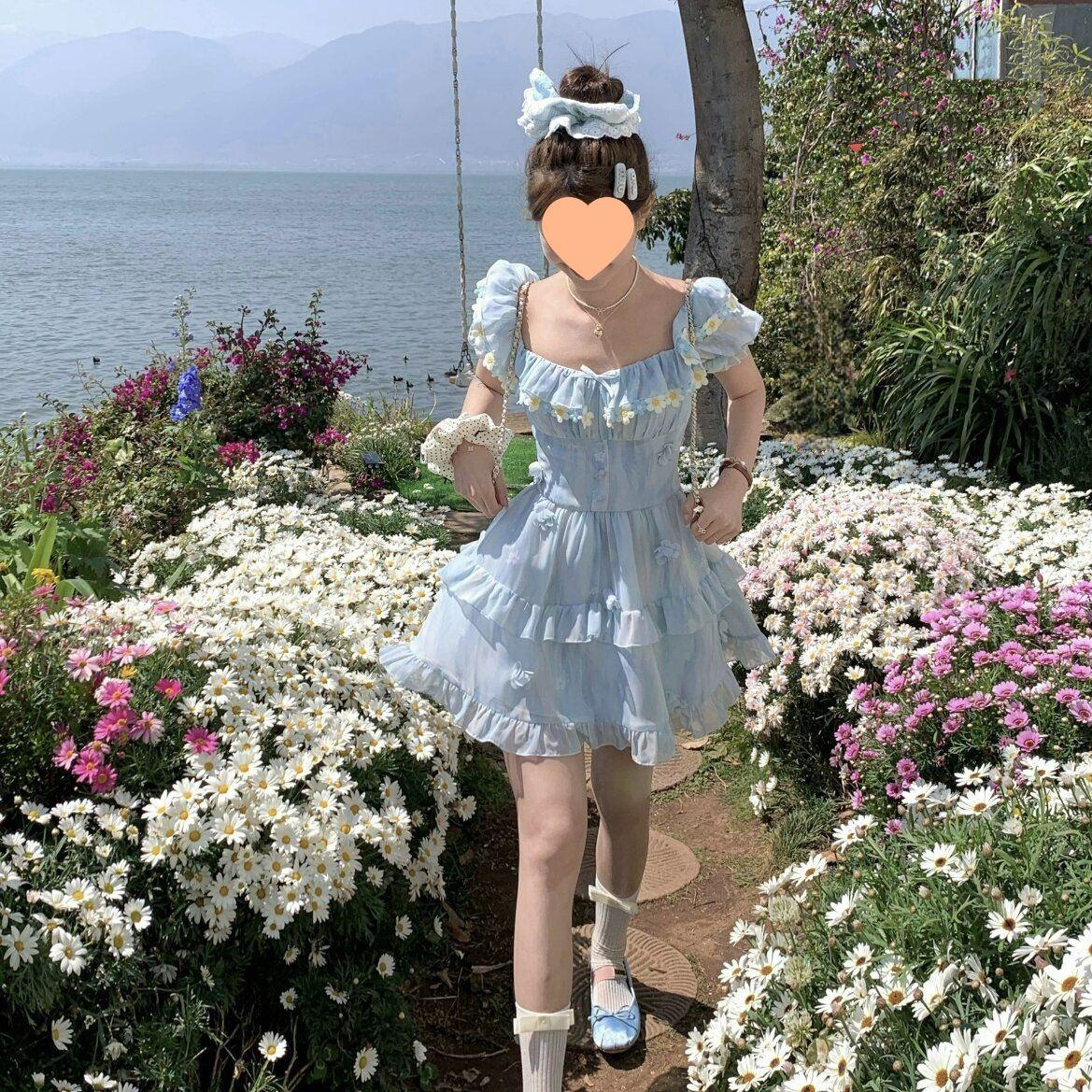 

French Blue Floral Summer Dress with Waist-Cinching and Slimming Short Skirt Design for Women Small