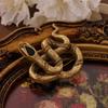 Qingdao Mittelalterliche Klapperschlangen Brosche Retro Diamantbesetzt Emaille Handwerkskunst Zeigt Persönlichkeit Und Temperament