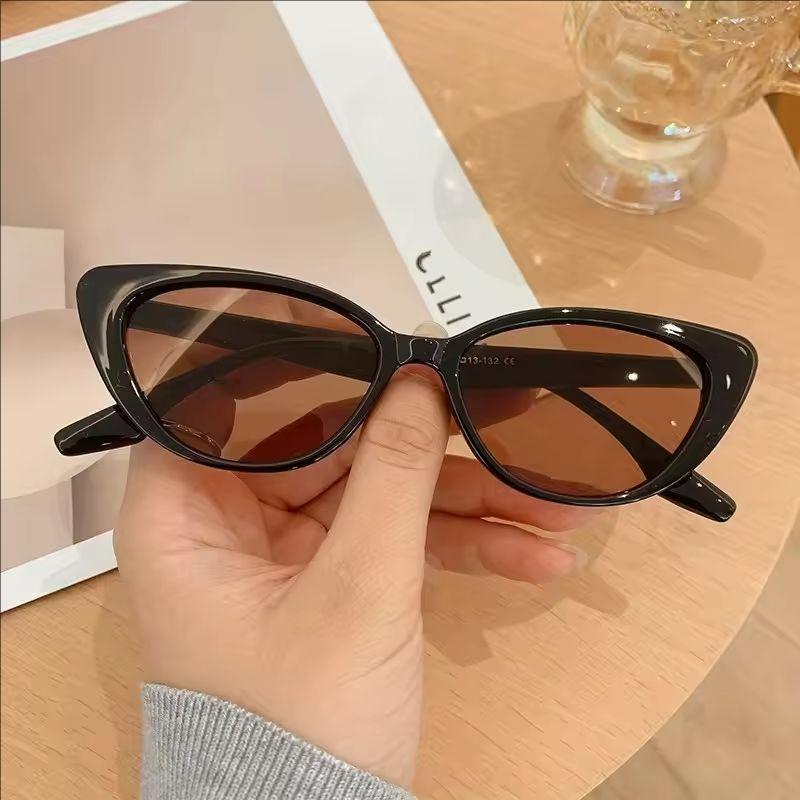 

Vintage Small Frame Cat s Eye Sunglasses Women Brand Designer Tawny Sun Glasses Men s Outdoor Fashion Eyewear UV400 1063 коричневый