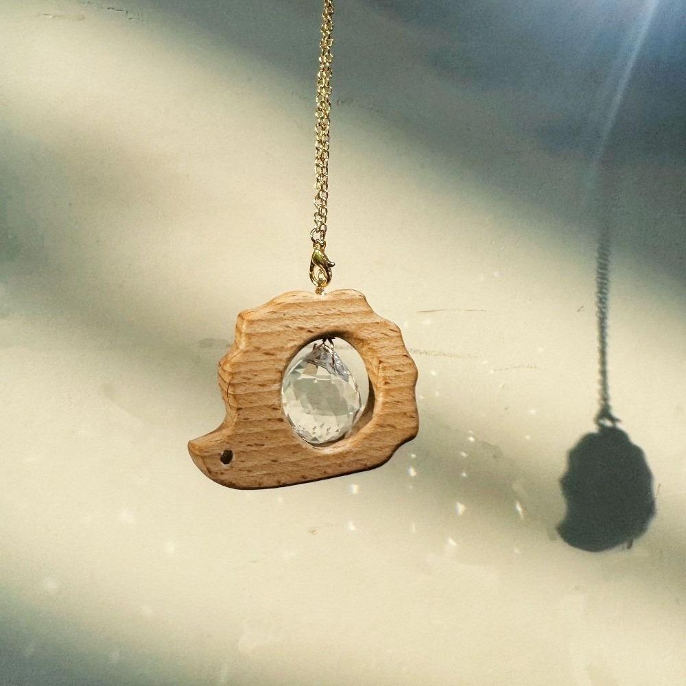 Wooden Sunlight Catcher Wind Chime Spinner Hanging Sun Catcher  Car Pendant Hedgehog