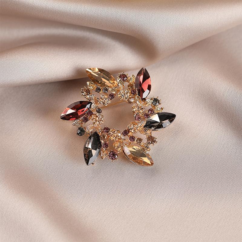 

Rhinestone Brooches For Women Unisex Luxury Pins Office Party Friend Gifts Jewelry Accessories Decoration A10