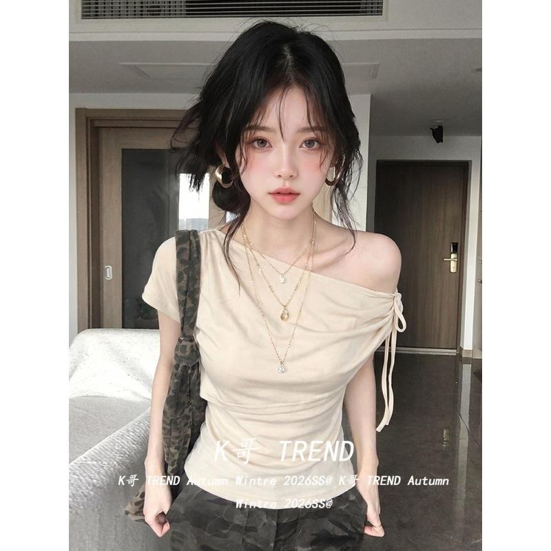 Korean fake two-piece design slanted shoulder straps short-sleeved T-shirt summer fashion slim-fitting versatile off-shoulder top women ins