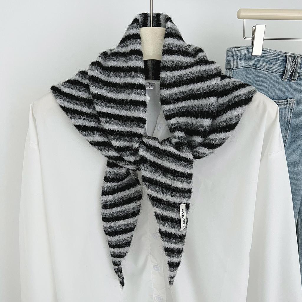  New Wool Fashion Knitted Triangle Hijab Wraps Women Winter Stripe Shawl Scarf Shoulder Shawl Neckerchief