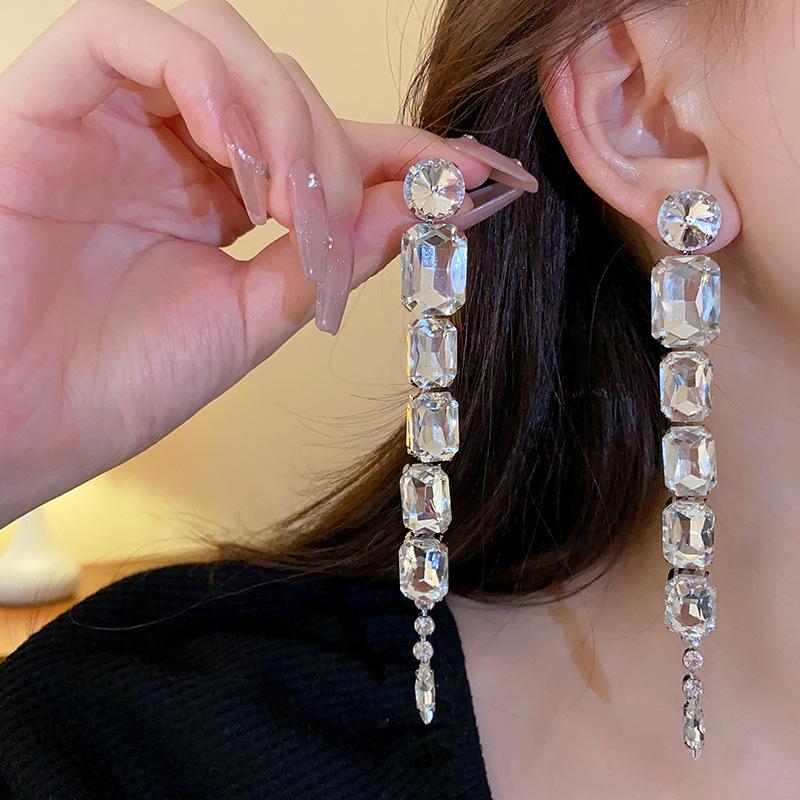 Round square long fringed stud earrings fashionable exaggerated earrings light luxury high-end earrings women