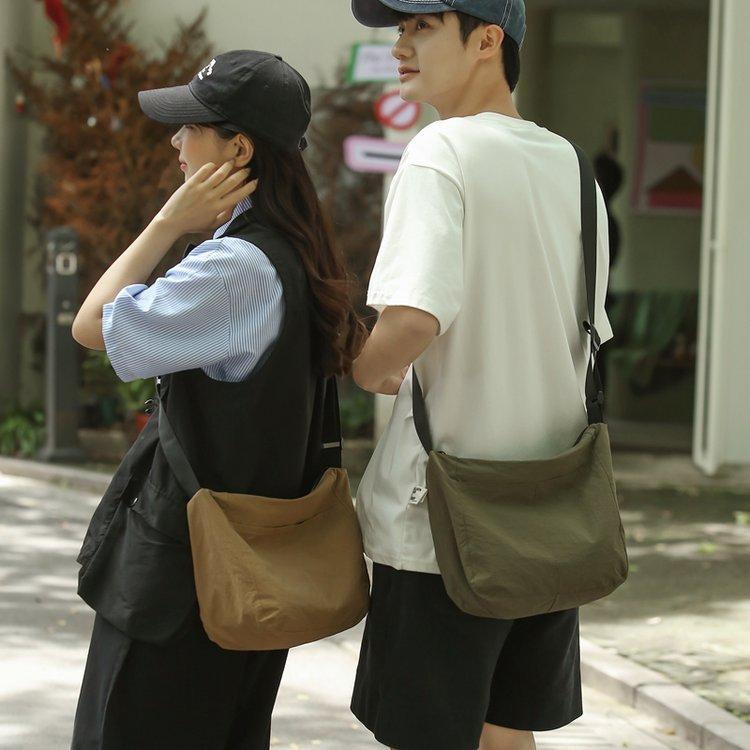 Japanese Waterproof Nylon Cloth Casual Shoulder Cloth Bag Female Design Sense Niche Retro Large Capacity Commuter Mailman Big Bag