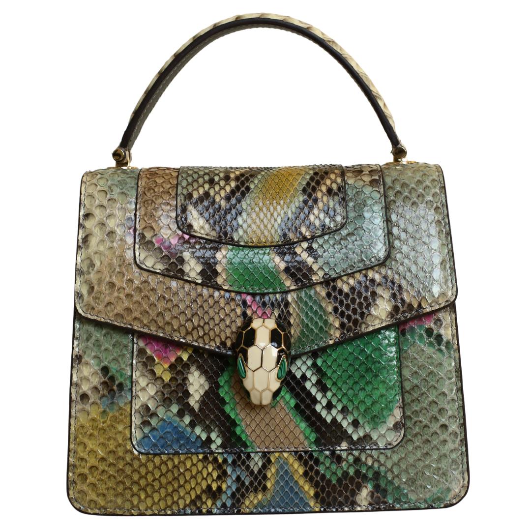 

Модель женской сумки из натуральной кожи ограниченного выпуска