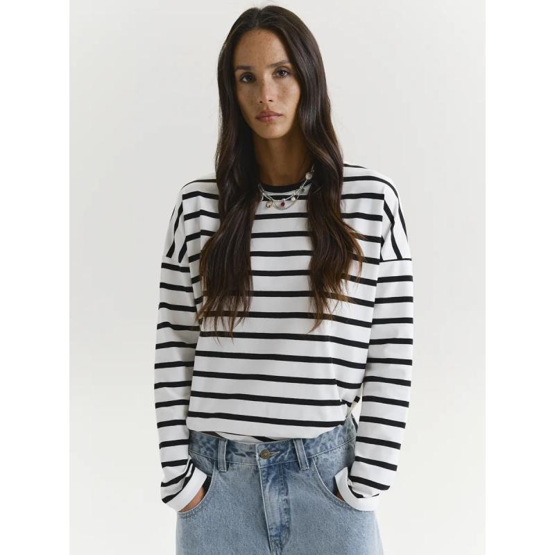 T-shirt da donna a maniche lunghe minimalista, tessuto morbido di alta qualità, silhouette ampia e squadrata per il comfort di tutto il giorno