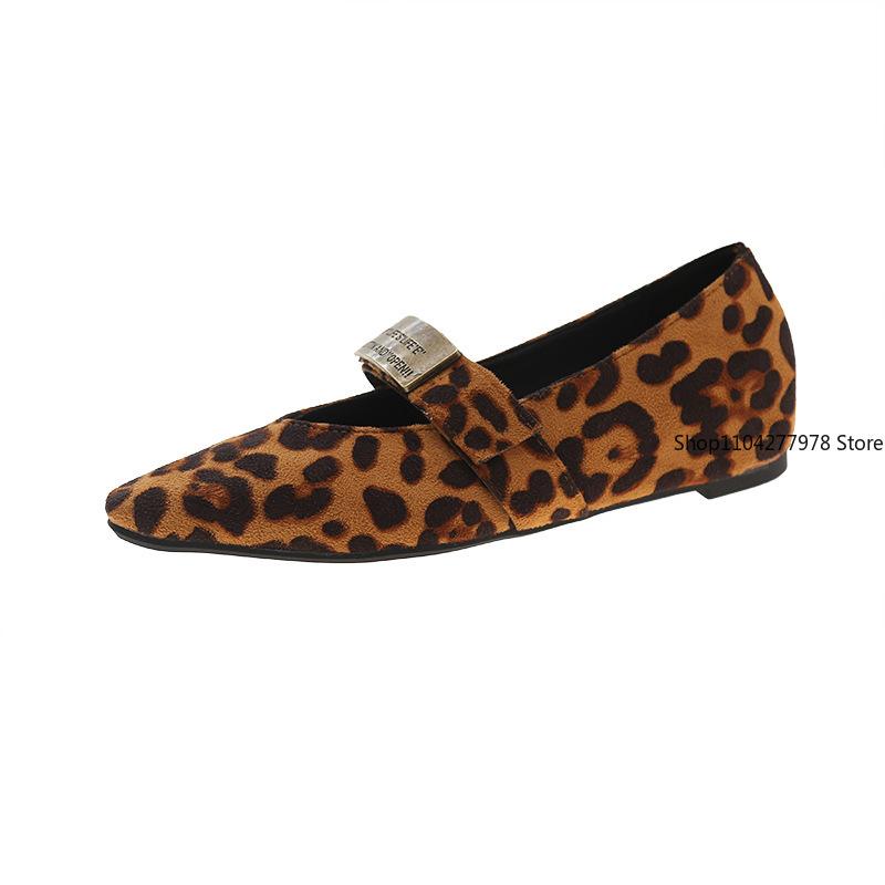 Fashion Female Shoes 2025 Slip on Women's Flats Light Casual Flats Women Metal Decoration Pointed Toe Low Heel Soft Bottom Shoes Ladies