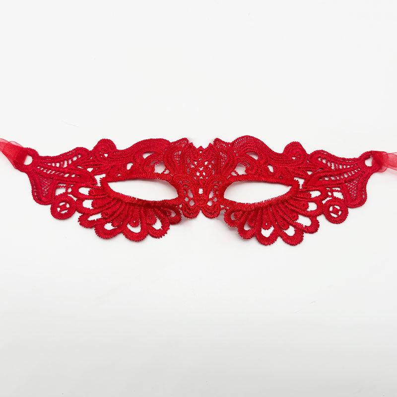 

Flower-shaped Half-face Lace Mask One Size червоний