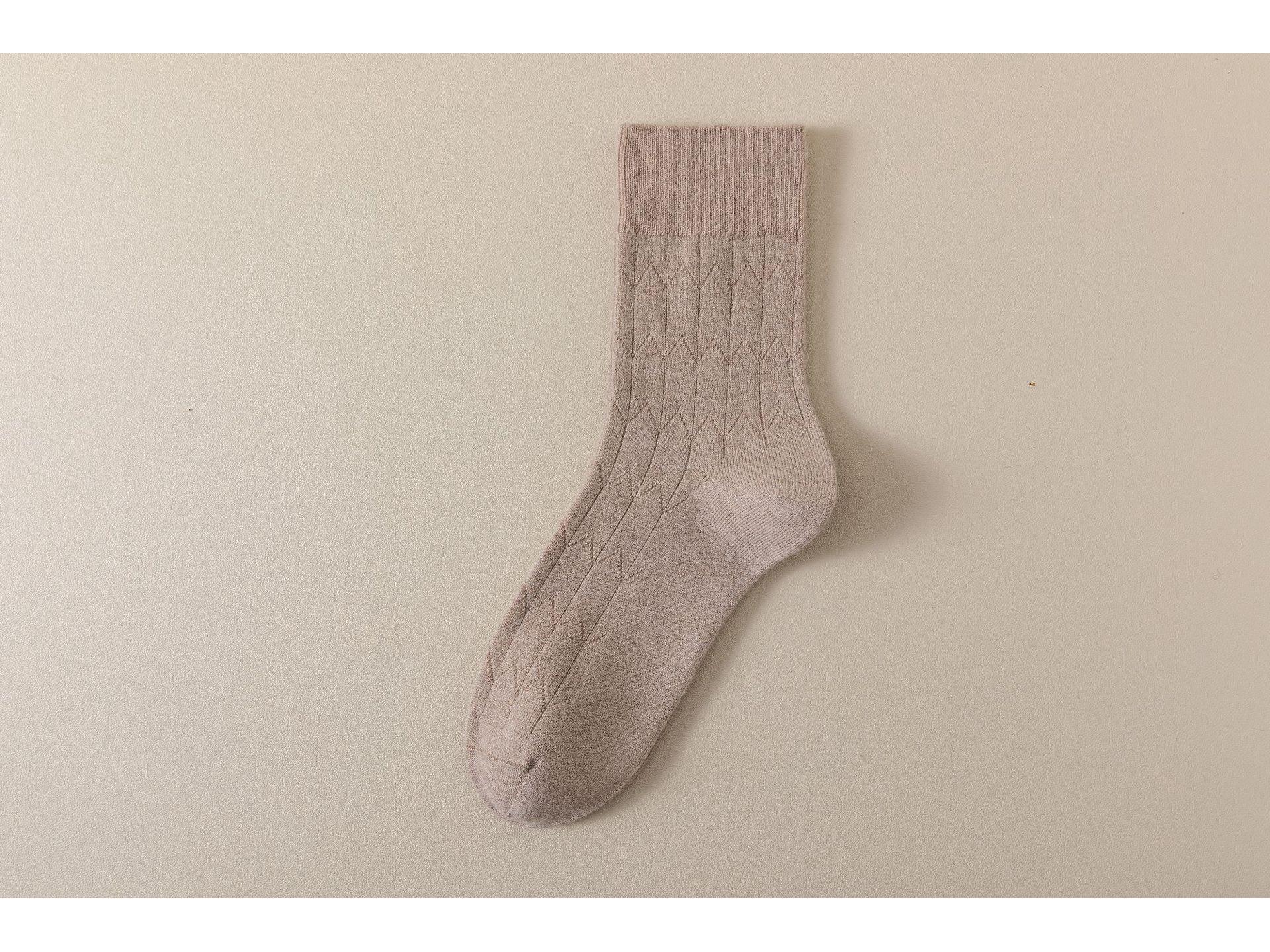 

Cat Person Men s Warm and Breathable Wool Socks: Cold-Resistant, Sweat-Absorbing, Odor-Resistant, Seamless Mid-Calf Socks for Autumn and Winter. One Size