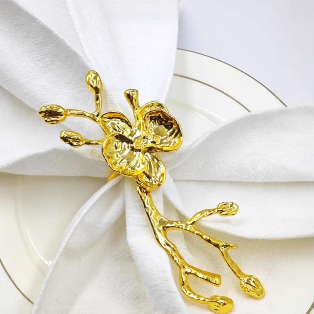 2PCS Gold/Silver Napkin Buckle Luxury Serviette Ring Plum Blossom Napkin Ring  Banquet
