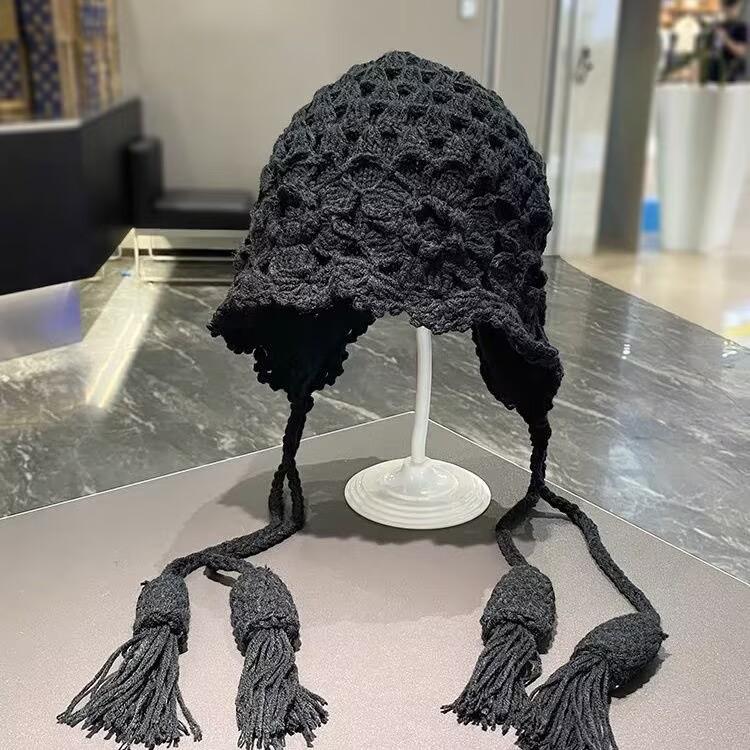 

Autumn and Winter New Handmade Crocheted Flower Fringed Pullover Hat Female Korean Fashionable Lady Versatile Literary Bag Head Hat Tide чорний