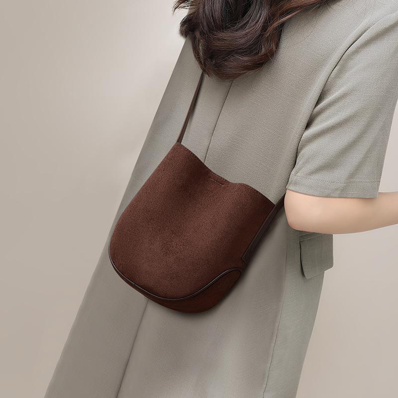 Mobile Phone Bag Women'S Bag Autumn And Winter Shoulder Messenger Bag Small Bag Fashion High Sense Casual Bucket Bag