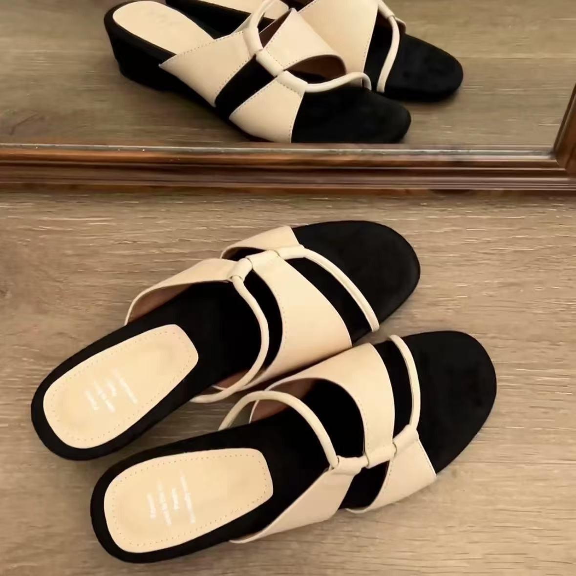 

Full sheepskin slope heel cool slippers women s 2025 spring and summer new leather new open-toed outer wear middle heel 40