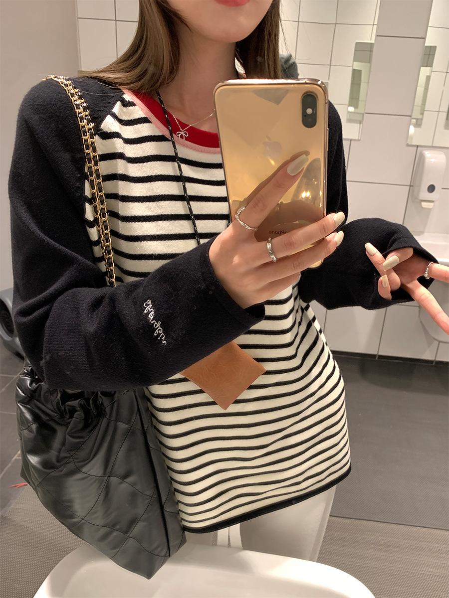 

Black and white striped contrasting color round neck long-sleeved T-shirt women s autumn and winter wear lazy relaxation loose and thin pullover top S чёрный