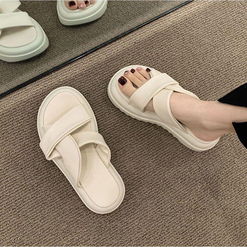 Slippers Women's Summer Outer Wear 2025 New Women's Shoes Versatile Thick-soled Women's Casual Explosion One-word Cool Slippers