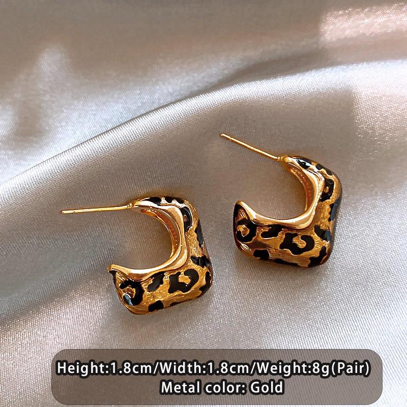 Gold Color Leopard Patterned Metal C-shaped Earrings For 2026 Autumn And Winter Jewelry Christmas Fashion Accessories For Women