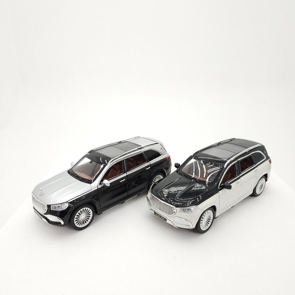 Exquisite 1:24 Scale Mercedes-Benz Maybach SUV Die-cast Model - Black & White Edition