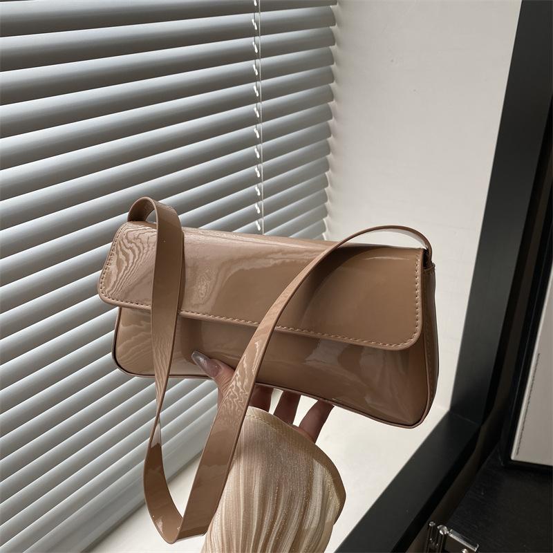

Korean version of baguette armpit bag summer new fashion simple commuter flip retro solid color shoulder bag хакі