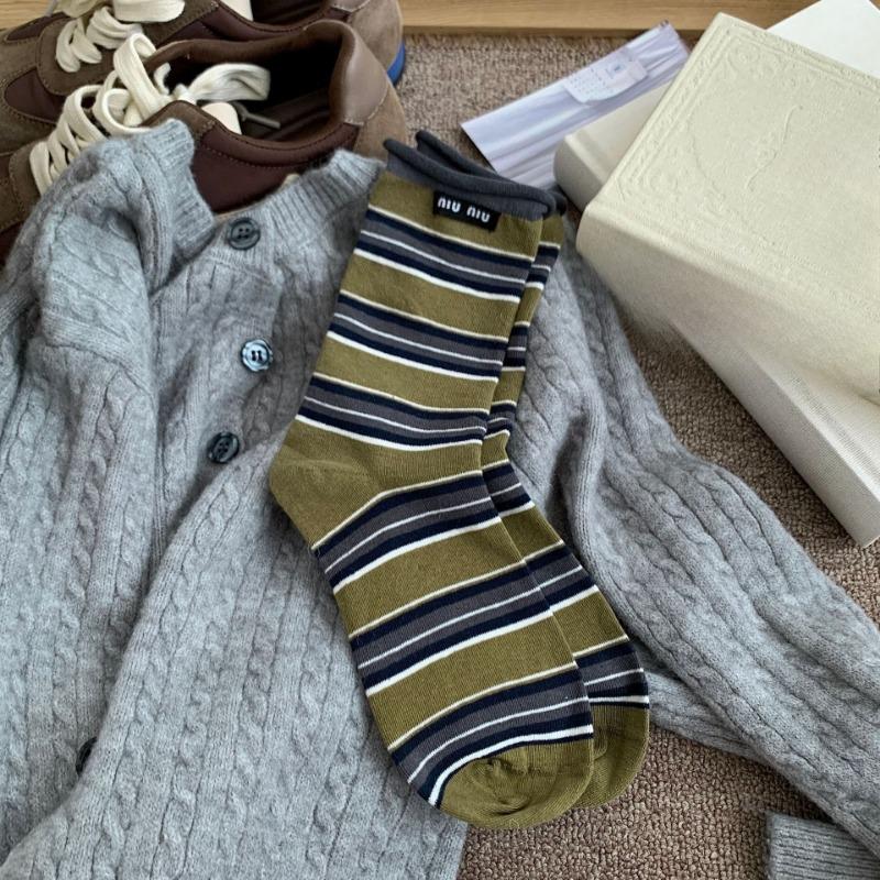 

Женские новые осенние винтажные универсальные хлопковые носки с цветными полосками и тканевой этикеткой 1 pair серый