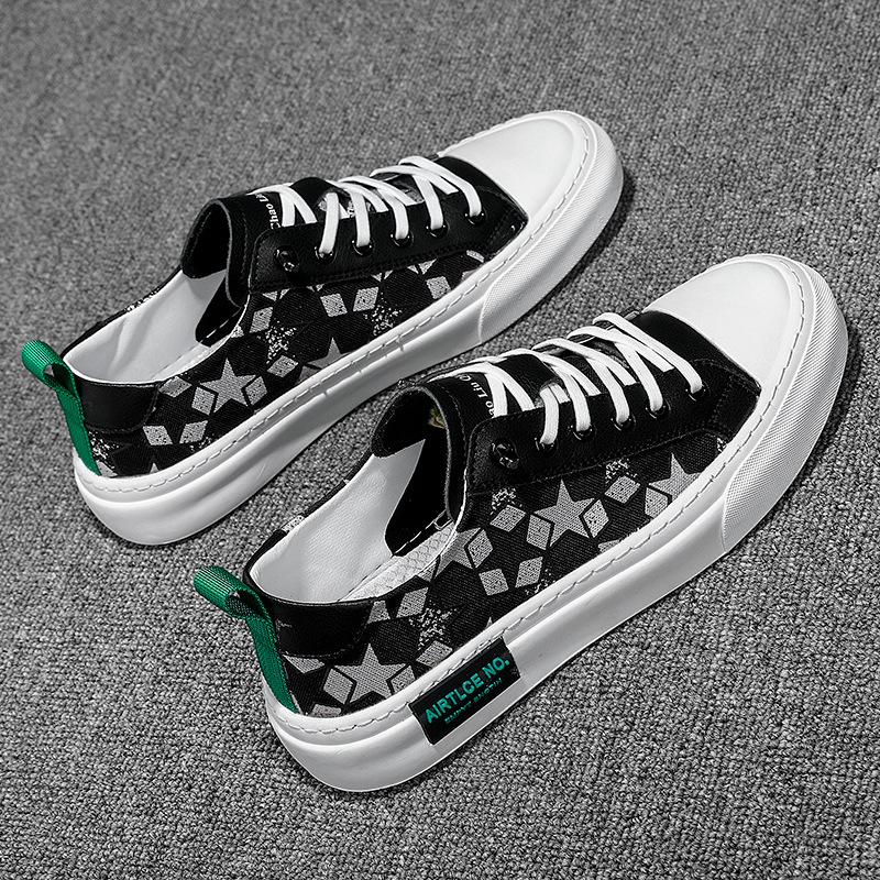 

Summer men s shoes one-pedal British cloth shoes 2025 new breathable casual board shoes lazy work canvas trendy shoes 44 чёрный
