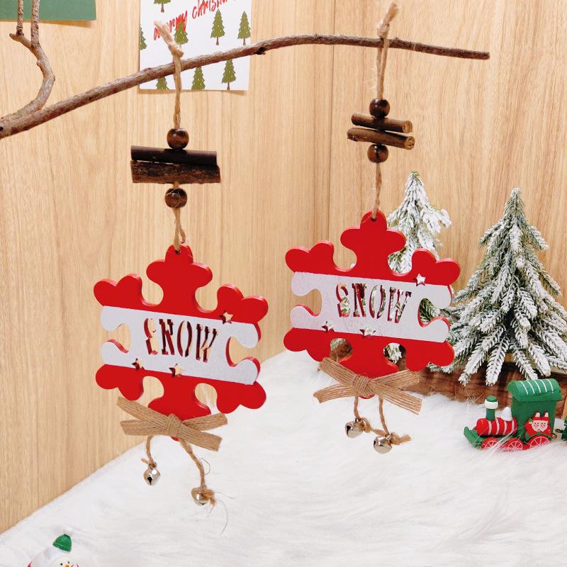 Imitation Noble Mini Christmas Wreath Car Ornament: Festive Window Display Pendant