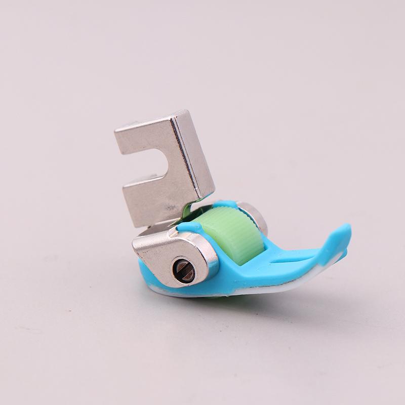 1Pc Non Stick Bottom Plastic Roller Presser Foot Straight Stitch For Household/Domestic Old Pedal Sewing Machine Gear Wheel Feet