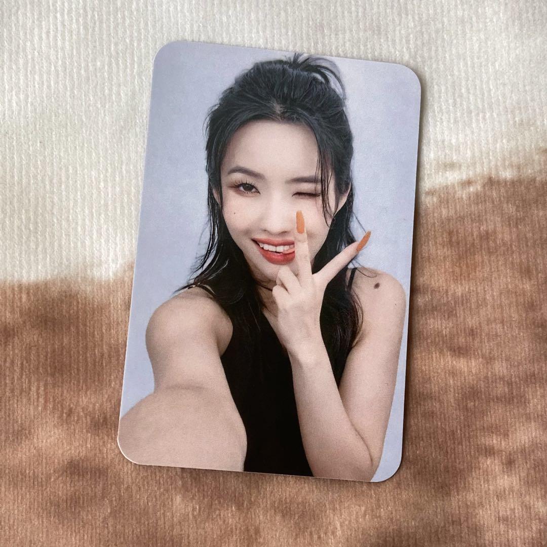 

[USED] Japan I-DLE Soyeon NEVERLAND FC Member Trading Card