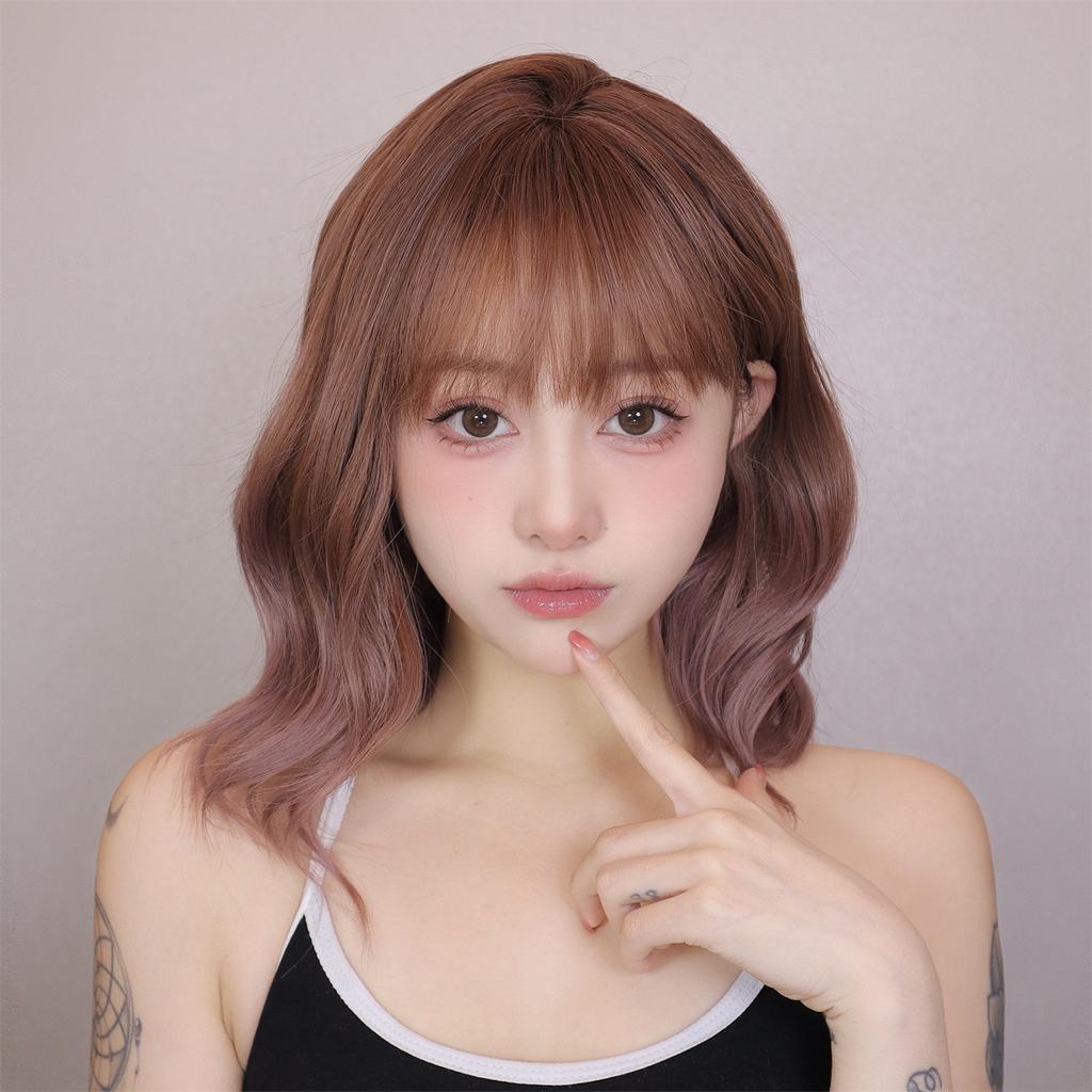 Short Wavy Bob Synthetic Wigs with Bangs Light Pink Brown Lolita Cosplay Wig for Women Daily Party Heat Resistant