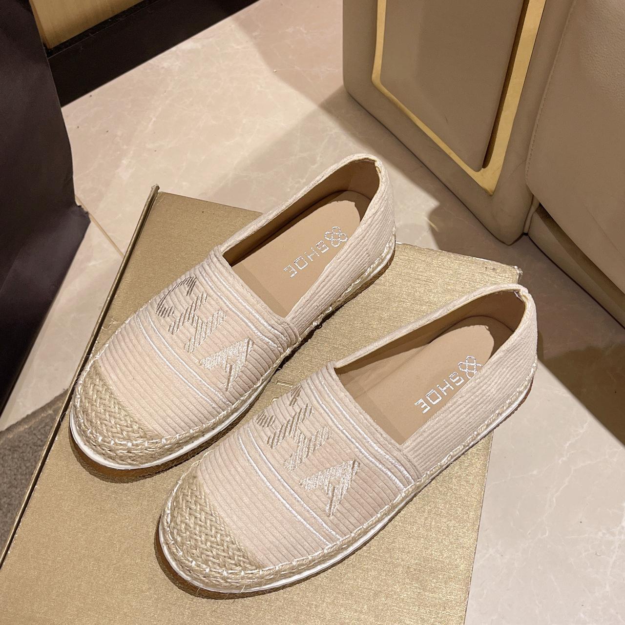 

Обувь для рыбалки с круглым носком Xiaoxiangfeng, женская, 2024 года, новая осенняя, повседневная, на плоской подошве, универсальная, с одной педалью, обувь Doudou 35