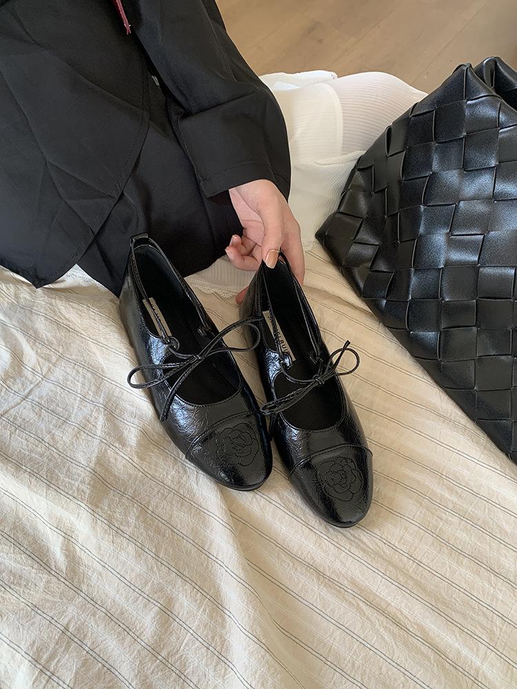 Soft-soled French with skirt fairy style 2025 ballet shoes are versatile and not tired of feet, gentle evening shoes, single shoes, female tide